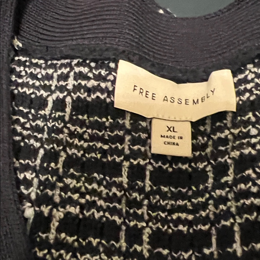 EUC, FREE ASSEMBLY TWEED CARDIGAN, NAVY SIZE XL - Picture 7 of 10